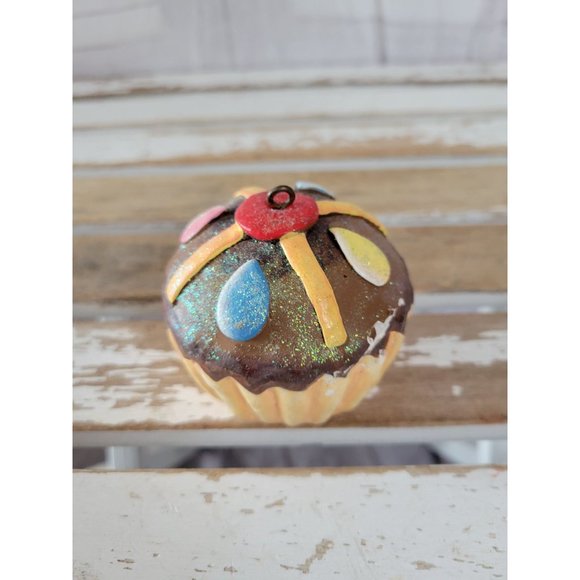Cupcake vintage baking Baker ornament as is - Picture 1 of 6